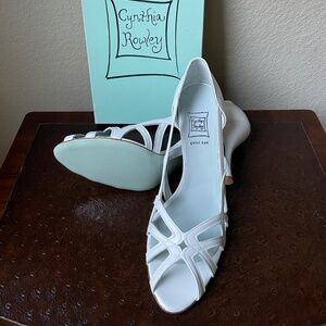 CYNTHIA ROWLEY White Leather SHOES Size: 11 M (US) New Tiffany Blue Soles